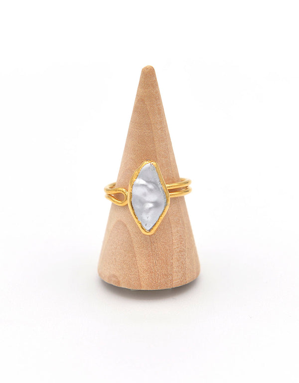 Adjustable ring in zamak and mother of pearl